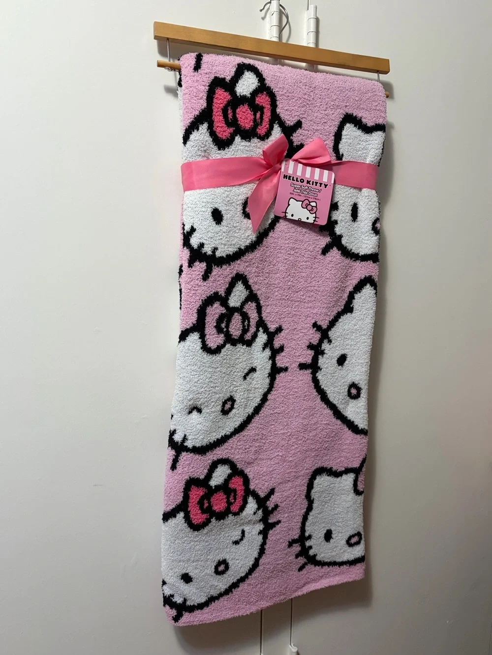 Hello Kitty Pink Yarn Knit Faces Throw Blanket